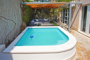 Apartment Kvaternikova - pool, grill, 4 bedrooms, 3 bathrooms